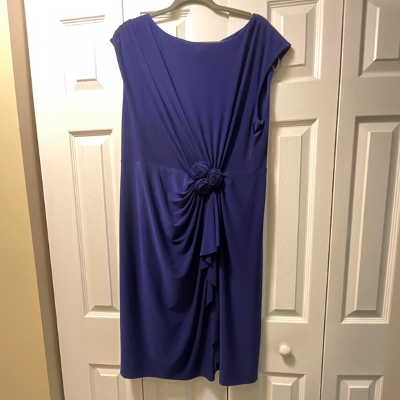 Washable Evan Picone twist front sleeveless dress, Deep purple color, size 16W - Picture 2 of 6